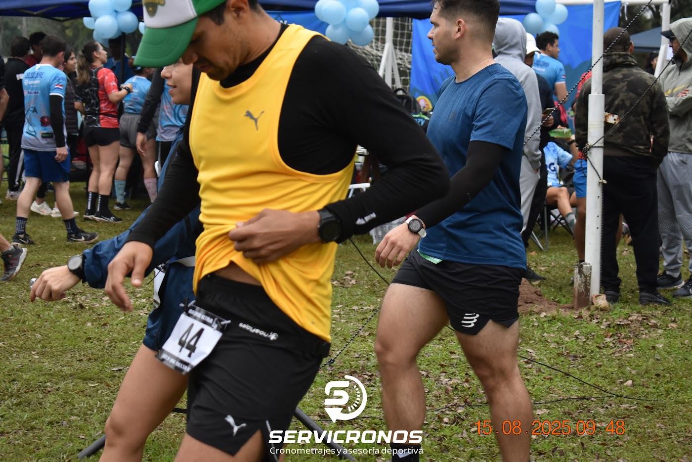 Corredores en Ulala Backyard Ultra Puerta del Lago 2025