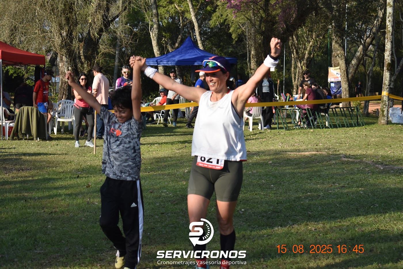 Corredores en Ulala Backyard Ultra Puerta del Lago 2025