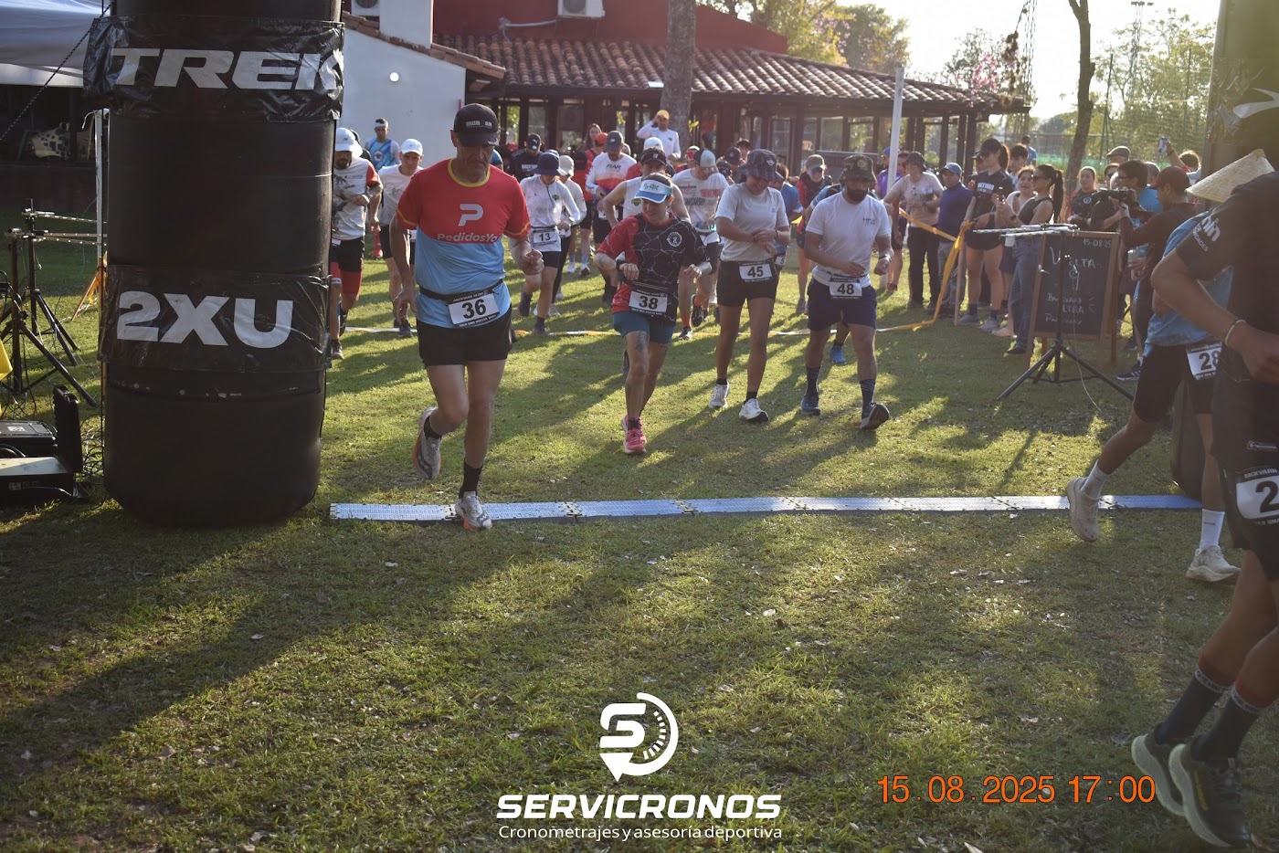 Corredores en Ulala Backyard Ultra Puerta del Lago 2025