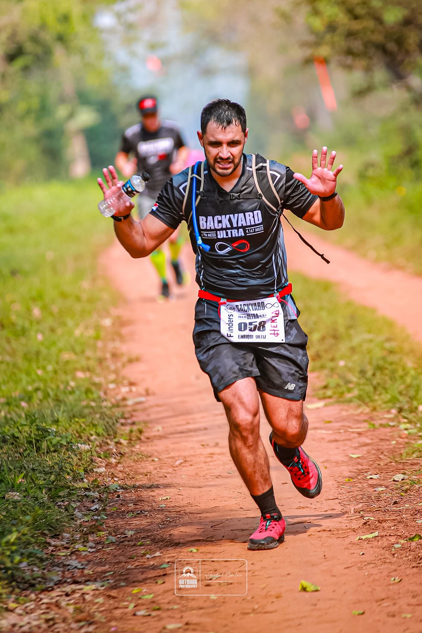 Corredores en la primera Ulala Backyard Ultra, Piribebuy 2024